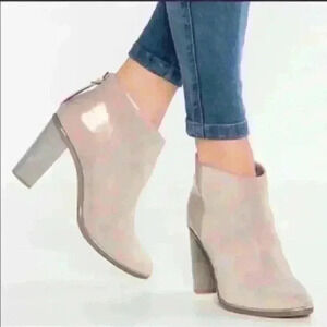 Ted Baker London Lorca zipper back heeled ankle booties